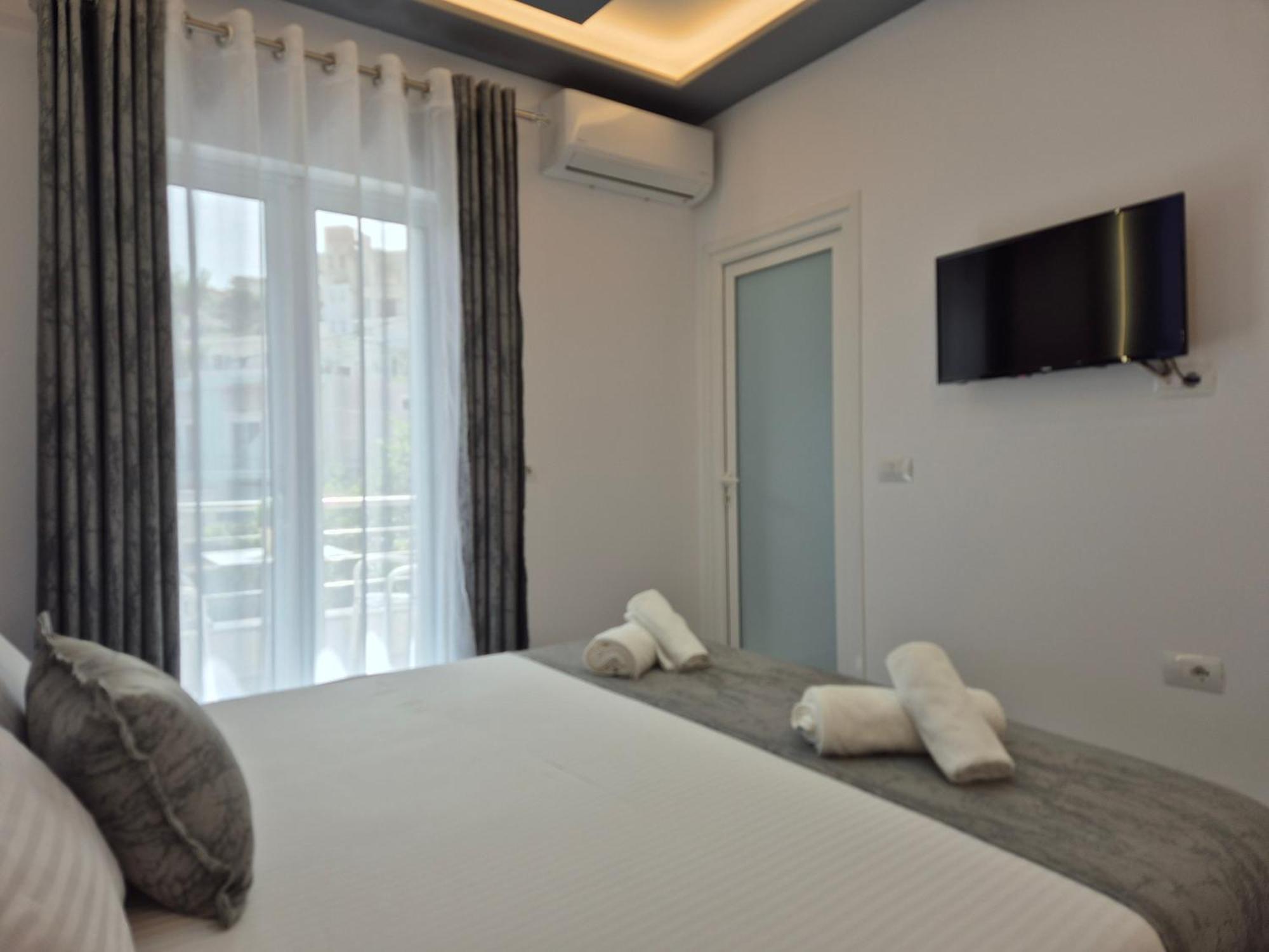 Vila Roxhest Sarande Bagian luar foto