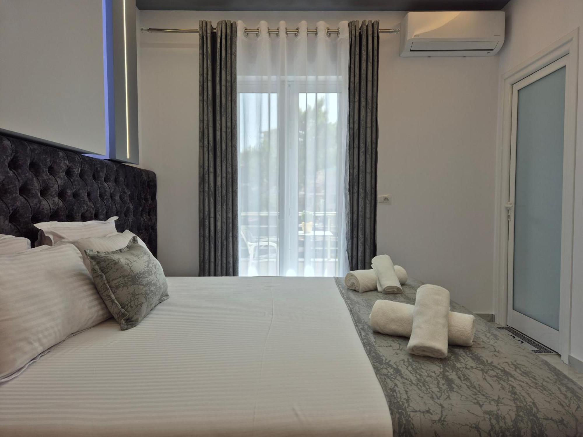 Vila Roxhest Sarande Bagian luar foto