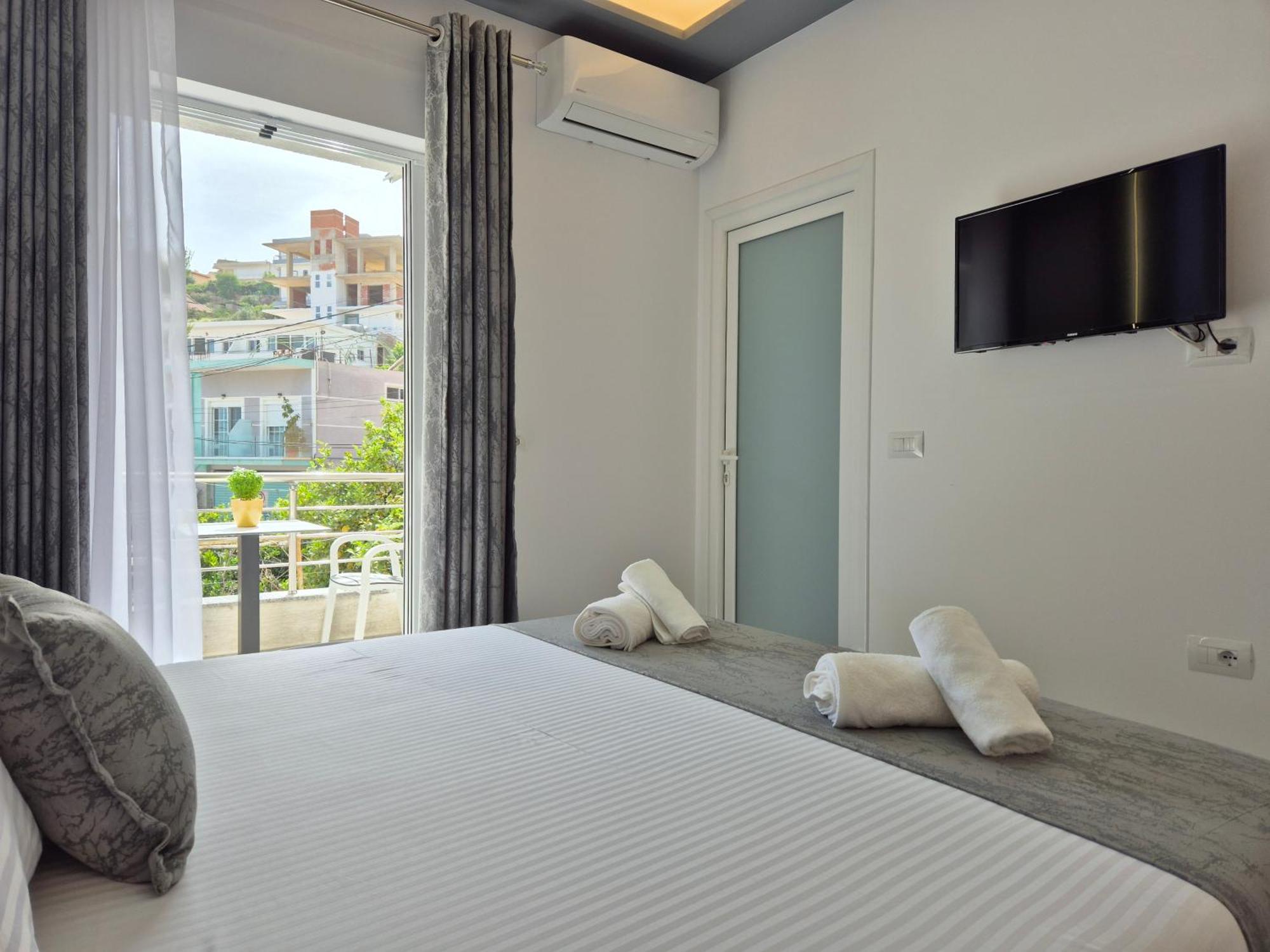 Vila Roxhest Sarande Bagian luar foto